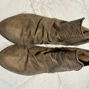 Only wore a few times